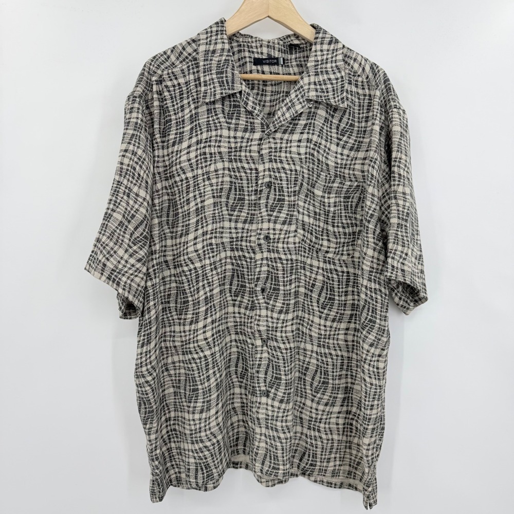 Visitor Button Down Shirt Mens XL Gray Wavy Grid Silk Rayon Camp Collar Slit